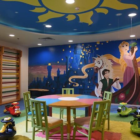 โทลิป อัลฟอร์ซาน ไอส์แลนด์ โฮเต็ล แอนด์ สปา Hotel อิสไมเลีย ภายนอก รูปภาพ The Tangled-themed playroom at the Children's Hospital of Philadelphia