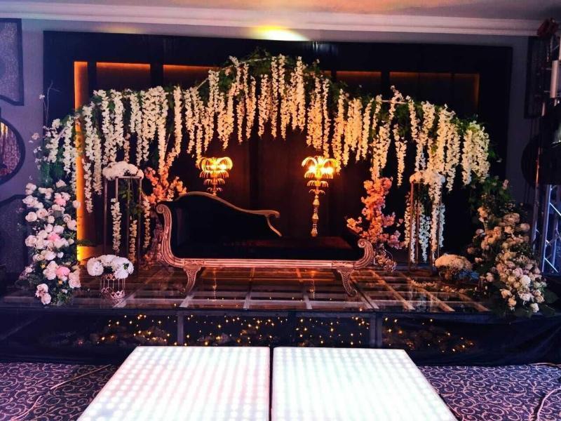 โทลิป อัลฟอร์ซาน ไอส์แลนด์ โฮเต็ล แอนด์ สปา Hotel อิสไมเลีย ภายนอก รูปภาพ A stage for a traditional Pakistani wedding